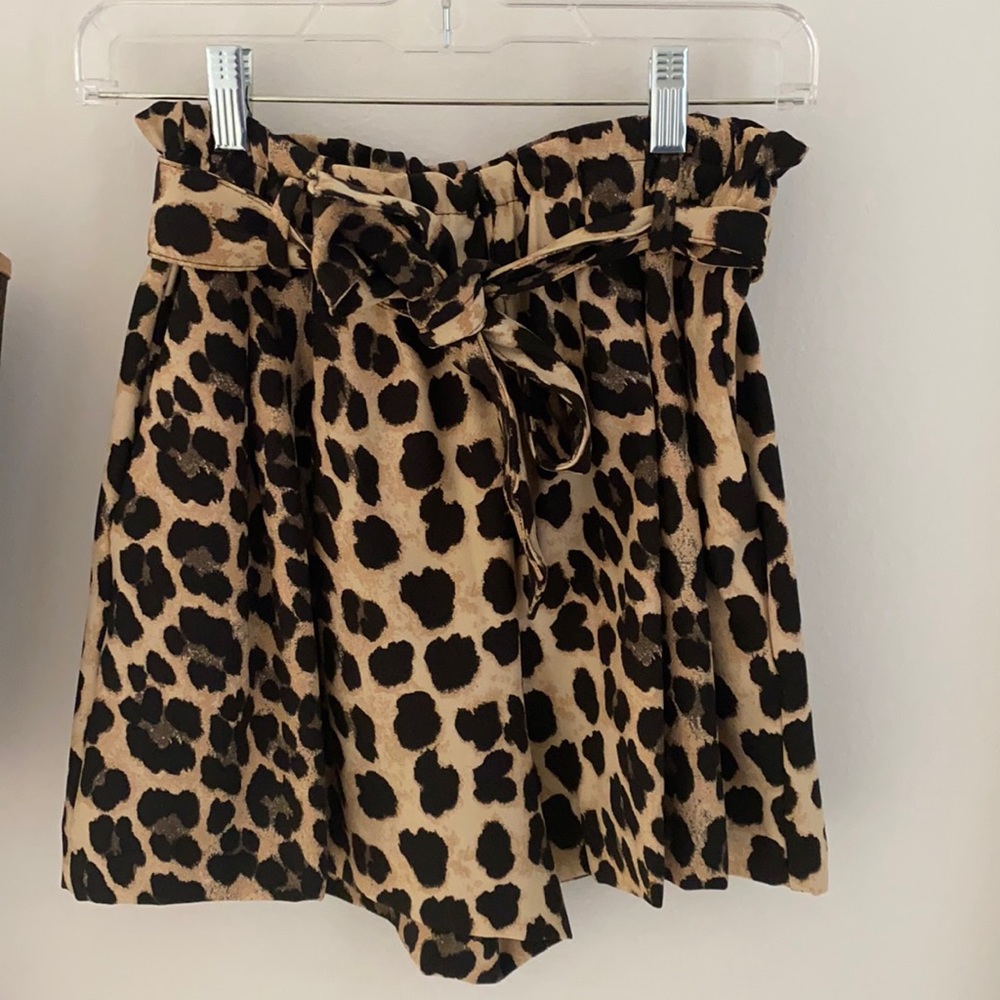 Zara high waisted leopard shorts SMALL